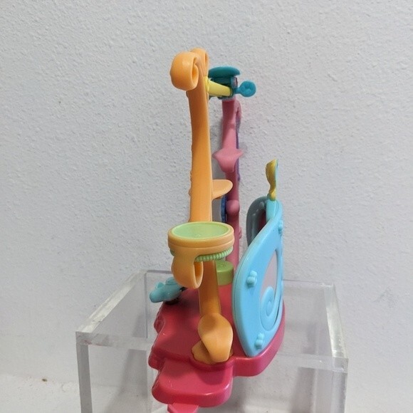 Littlest Pet Shop Hasbro Tricks Talent Show Stage - Picture 5 of 9